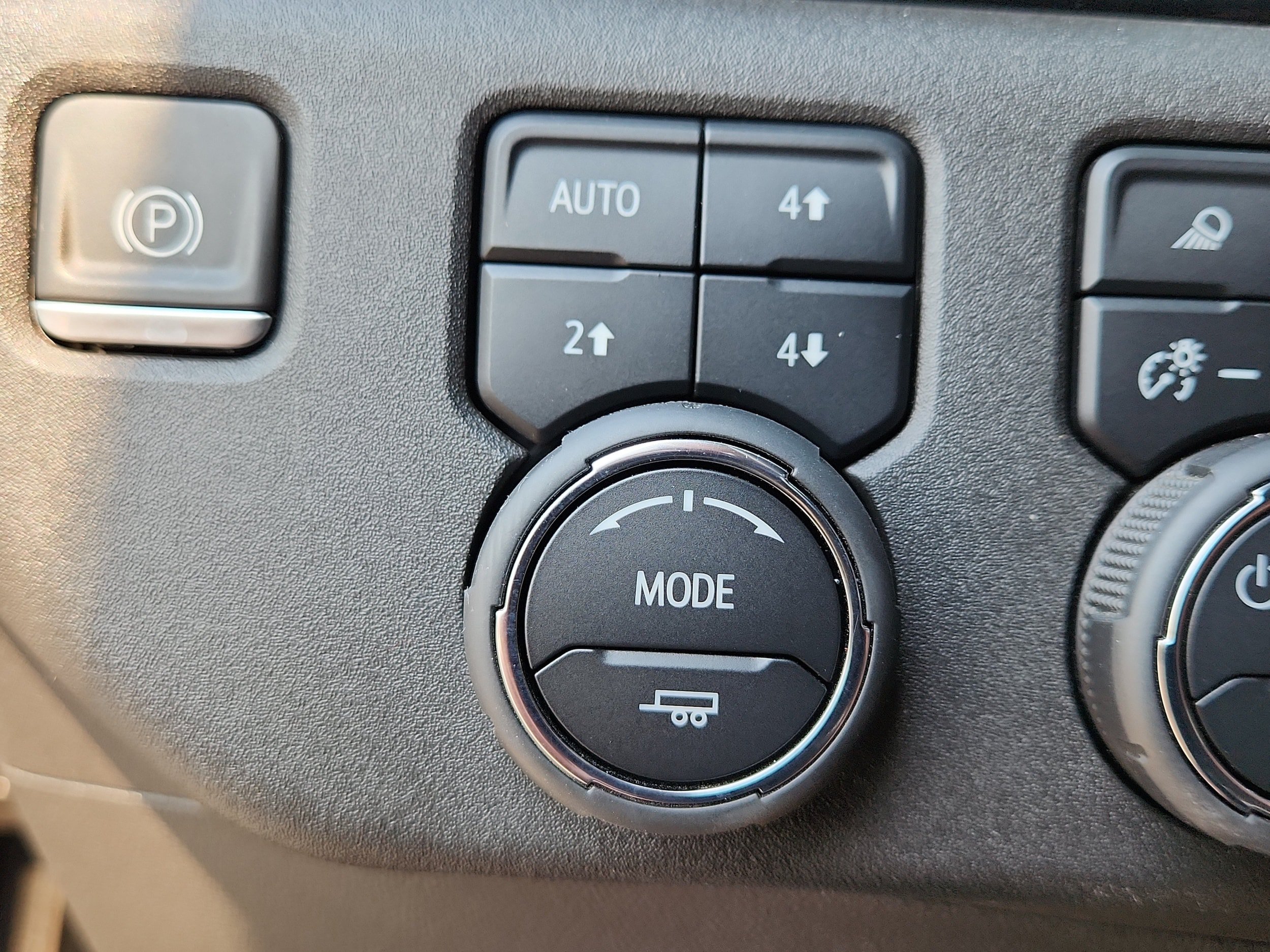 Used 2023 Chevrolet Silverado 1500 High Country w/ High Country Premium Package AWD/4WD image 26