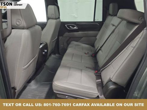Used 2023 GMC Yukon XL SLT image 3