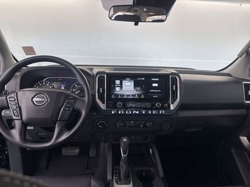 Certified 2026 Nissan Frontier SV w/ Tow Package AWD/4WD image 18