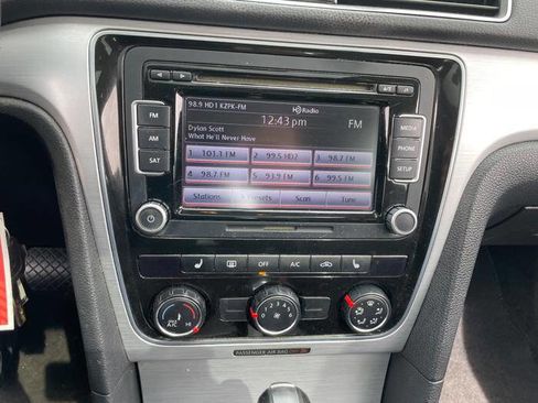 Used 2013 Volkswagen Passat 2.5 SE image 35