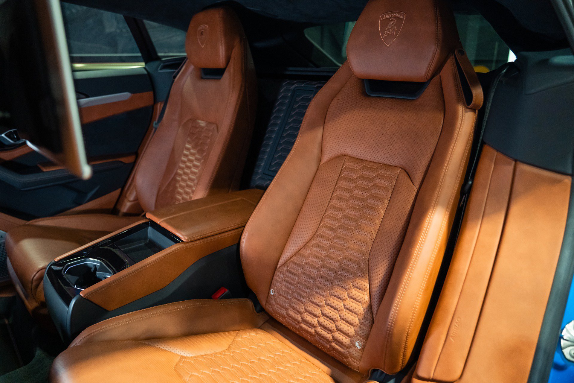 Used 2019 Lamborghini Urus AWD/4WD image 46
