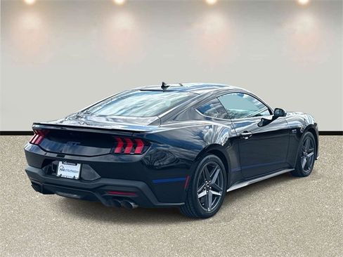 Used 2024 Ford Mustang GT Premium image 5