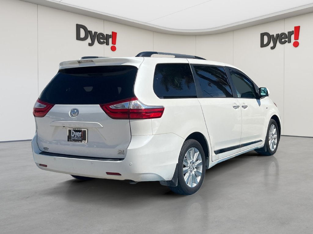 Used 2017 Toyota Sienna XLE w/ XLE Navigation Package AWD/4WD image 5