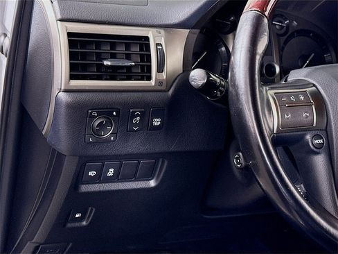 Used 2018 Lexus GX 460 image 4