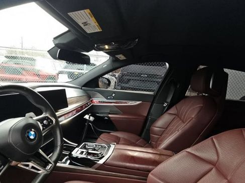 Used 2023 BMW 760i xDrive w/ Executive Package AWD/4WD image 5