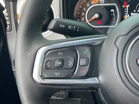 Used 2024 Jeep Wrangler Unlimited Sahara w/ Technology Group AWD/4WD image 27