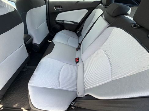 Used 2017 Toyota Prius Three image 30
