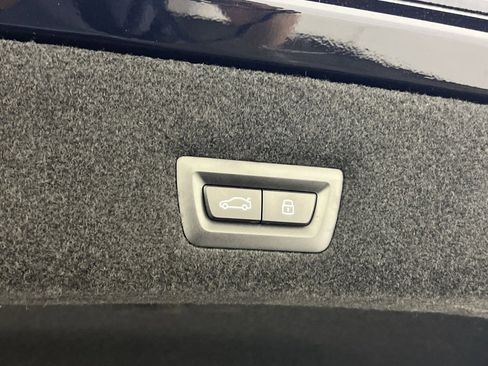 Used 2024 BMW 740i xDrive image 27