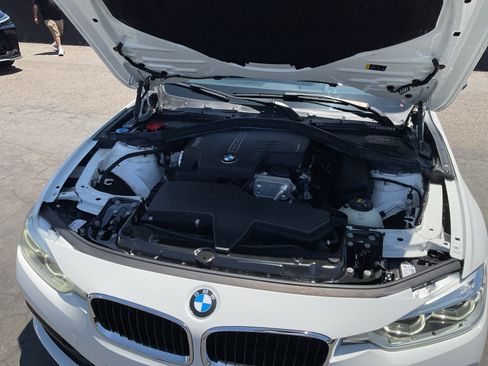 Used 2018 BMW 320i xDrive Sedan AWD/4WD image 23