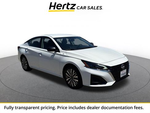 Used 2025 Nissan Altima 2.5 SV FWD image 1