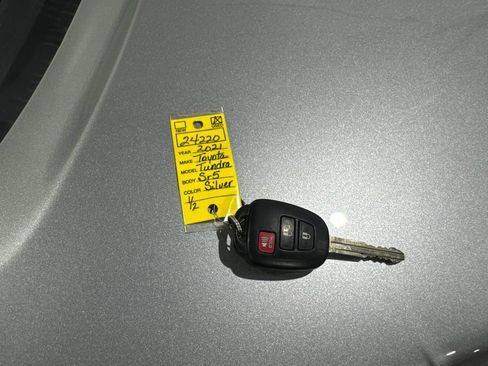 Used 2021 Toyota Tundra SR5 AWD/4WD image 43