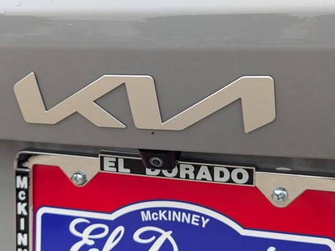 Used 2025 Kia Sorento S FWD image 32