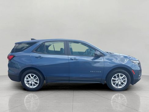Used 2024 Chevrolet Equinox LS FWD image 3
