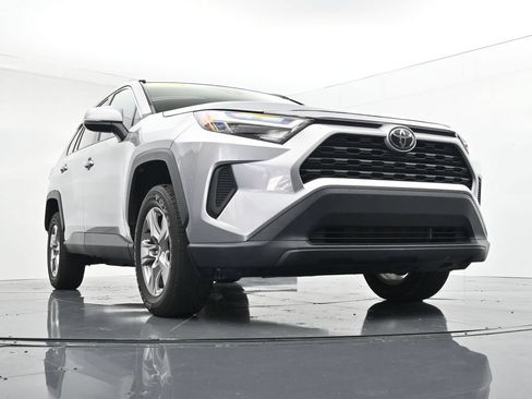 Used 2023 Toyota RAV4 XLE AWD/4WD image 31