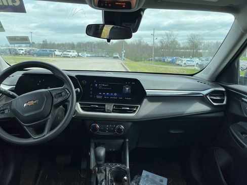 Used 2024 Chevrolet TrailBlazer LS w/ LS Confidence Package image 5