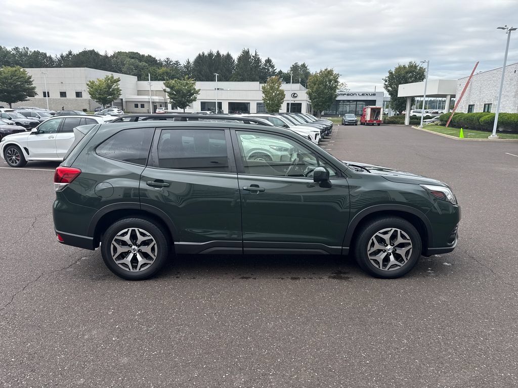 Used 2023 Subaru Forester Premium AWD/4WD image 6