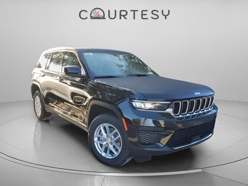 New 2025 Jeep Grand Cherokee Laredo X image 4