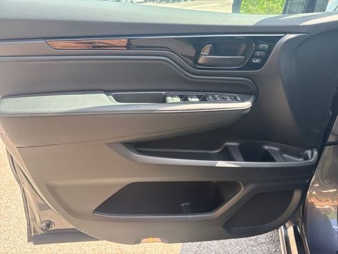 New 2026 Honda Odyssey Touring image 11