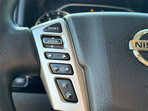 Used 2022 Nissan Titan SV image 27