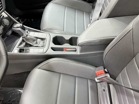 Used 2024 Volkswagen Jetta SE FWD image 22