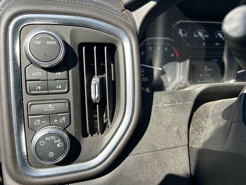 Used 2020 GMC Sierra 1500 SLE w/ X31 Off-Road Package image 14