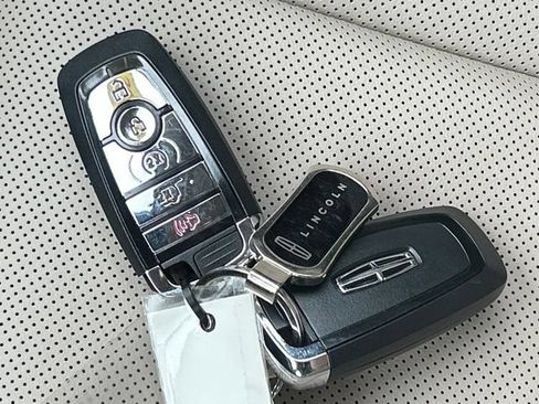 Used 2022 Lincoln Corsair AWD w/ Equipment Group 101A image 91