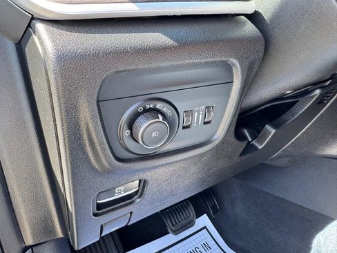 Used 2022 Jeep Grand Cherokee L Limited AWD/4WD image 23