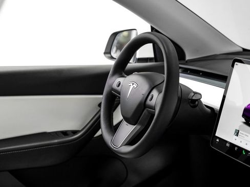 Used 2022 Tesla Model Y Performance AWD/4WD image 15