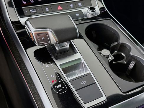 Used 2021 Audi Q8 Premium Plus image 18
