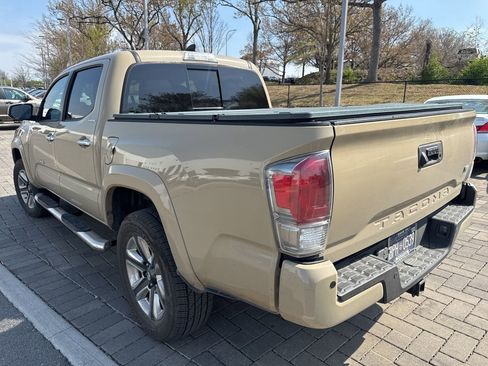 Used 2017 Toyota Tacoma Limited w/ Tow Package image 7