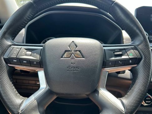 Used 2024 Mitsubishi Outlander SE FWD image 23