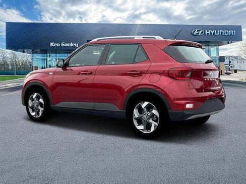 New 2025 Hyundai Venue SEL FWD image 4