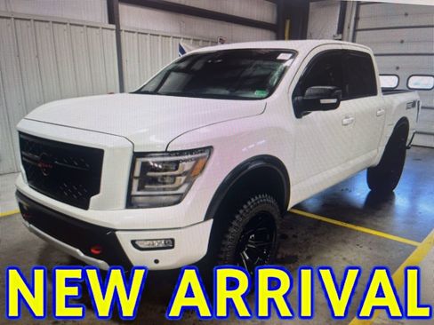 Used 2024 Nissan Titan PRO-4X w/ Pro-4x Convenience Package image 1