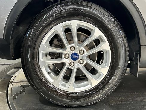 Used 2022 Ford Escape SE w/ Cold Weather Package FWD image 20