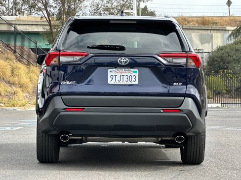 Used 2025 Toyota RAV4 XLE FWD image 4