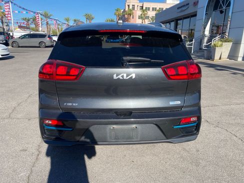 Used 2022 Kia Niro EX FWD image 7