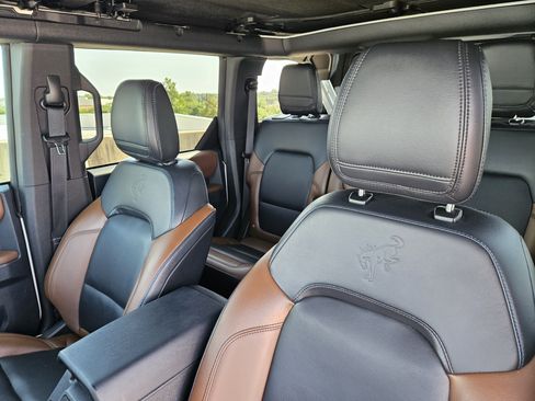 Used 2023 Ford Bronco Outer Banks w/ Sasquatch Package AWD/4WD image 6