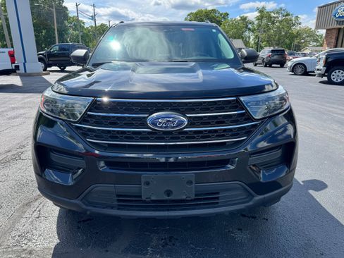 Used 2022 Ford Explorer XLT RWD image 2