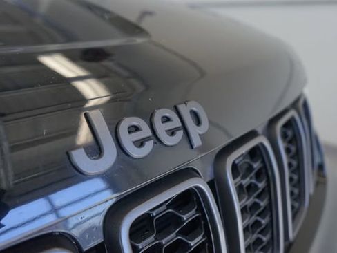 Used 2018 Jeep Grand Cherokee High Altitude AWD/4WD image 10