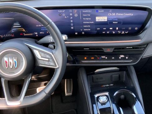 Certified 2025 Buick Envision Sport Touring image 6