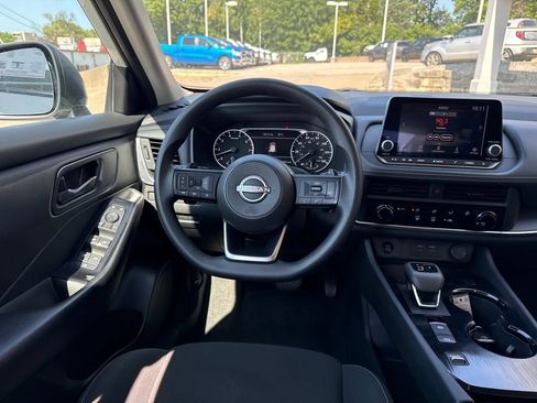 Used 2024 Nissan Rogue S FWD image 13