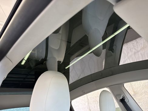 Used 2021 Tesla Model Y Long Range image 43