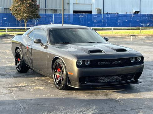 Used 2022 Dodge Challenger SRT Hellcat Redeye RWD image 5