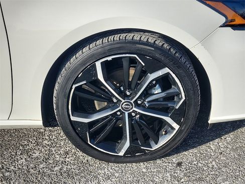 Used 2023 Nissan Altima 2.5 SR image 8