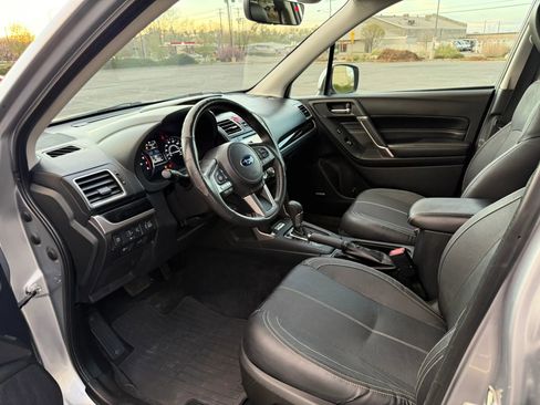Used 2017 Subaru Forester 2.5i Touring AWD/4WD image 9