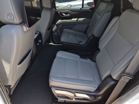 Used 2021 GMC Yukon SLT w/ SLT Premium Package RWD image 18