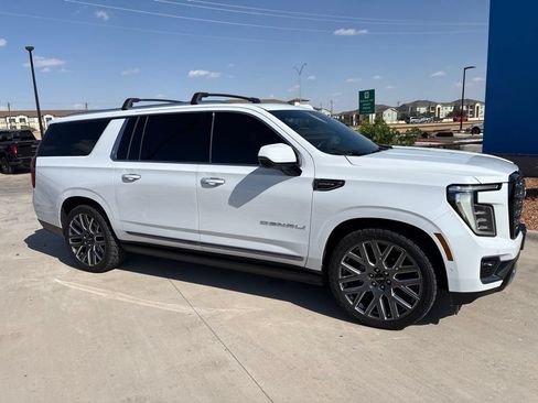 Used 2026 GMC Yukon XL Denali Ultimate AWD/4WD image 2