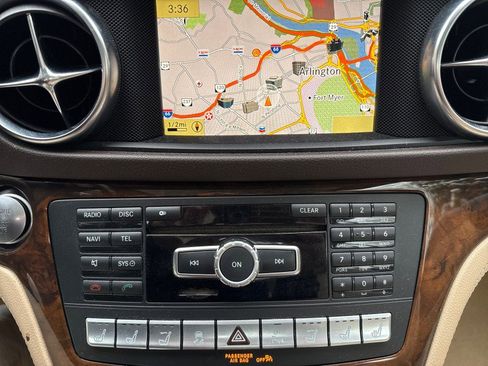 Used 2013 Mercedes-Benz SL 550 image 26