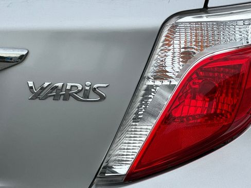 Used 2012 Toyota Yaris L image 26