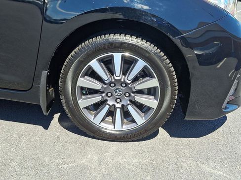 Used 2019 Toyota Sienna XLE AWD/4WD image 8